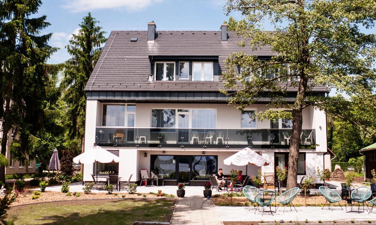 Q-Panzio Bed and Breakfast Tata Eksteriør billede