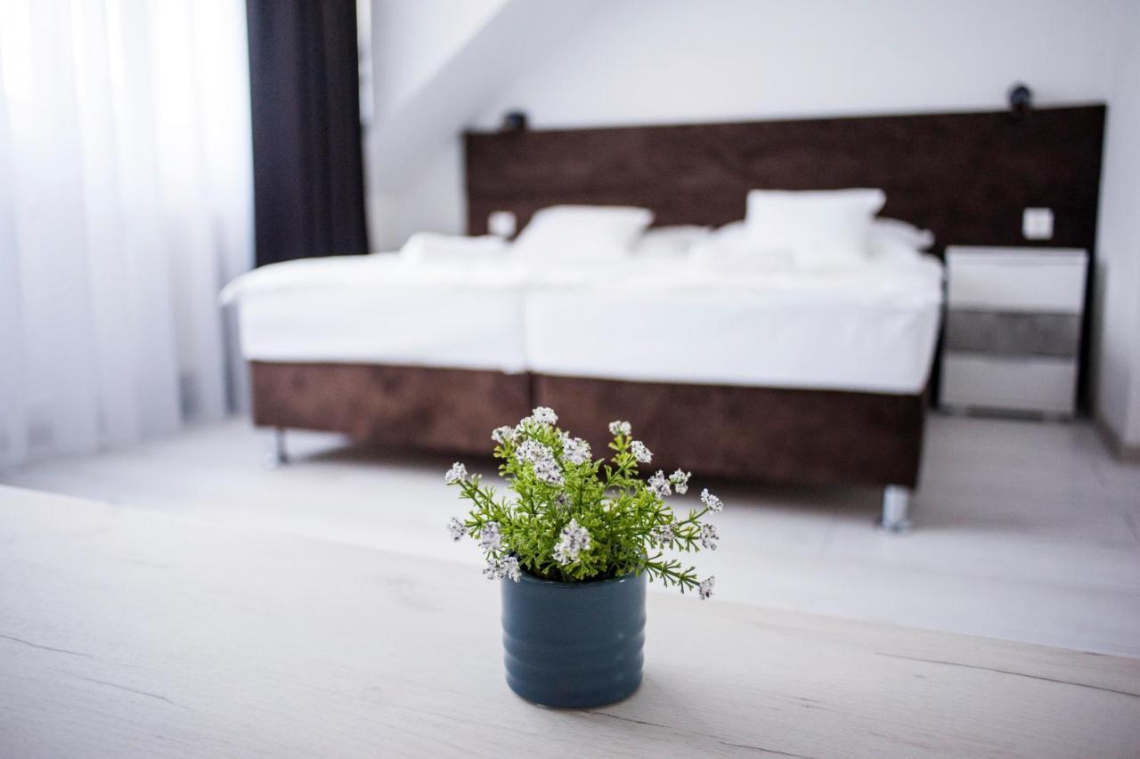 Q-Panzio Bed and Breakfast Tata Eksteriør billede
