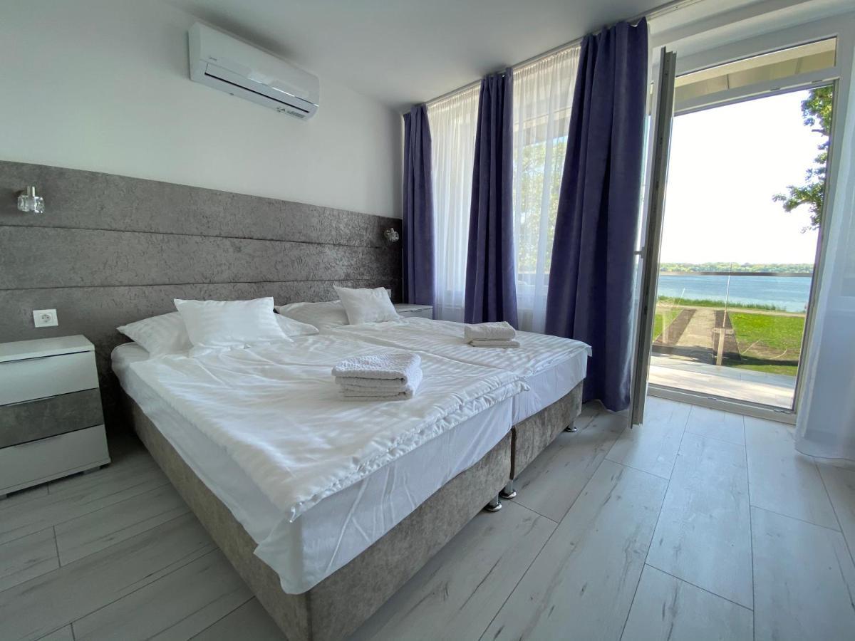Q-Panzio Bed and Breakfast Tata Eksteriør billede